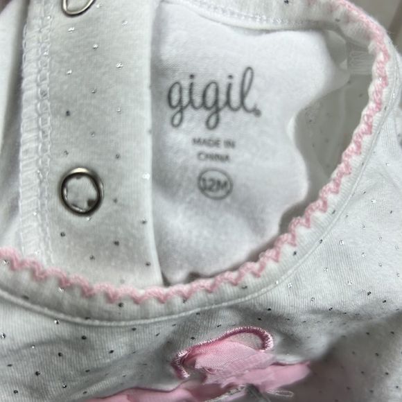 Gigil Easter onesie with attached tutu Baby girl 12mon bunny in the center. - Picture 8 of 8